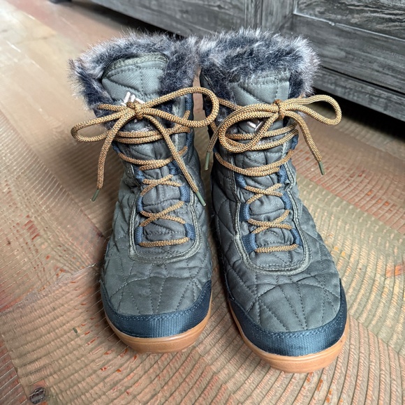 Columbia Women's Minx Shorty III Winter Boot, size 8.5 - Picture 6 of 11